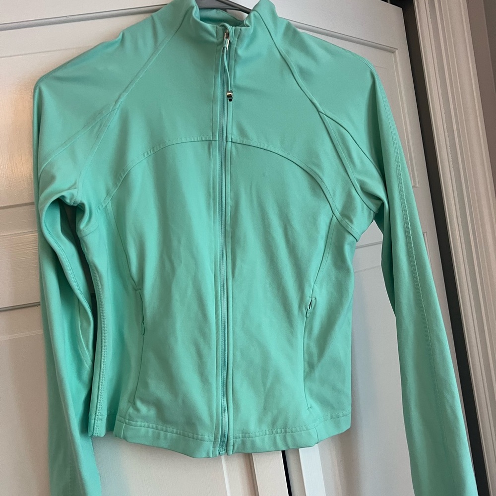 Lululemon cropped define jacket size 6 wild mint
